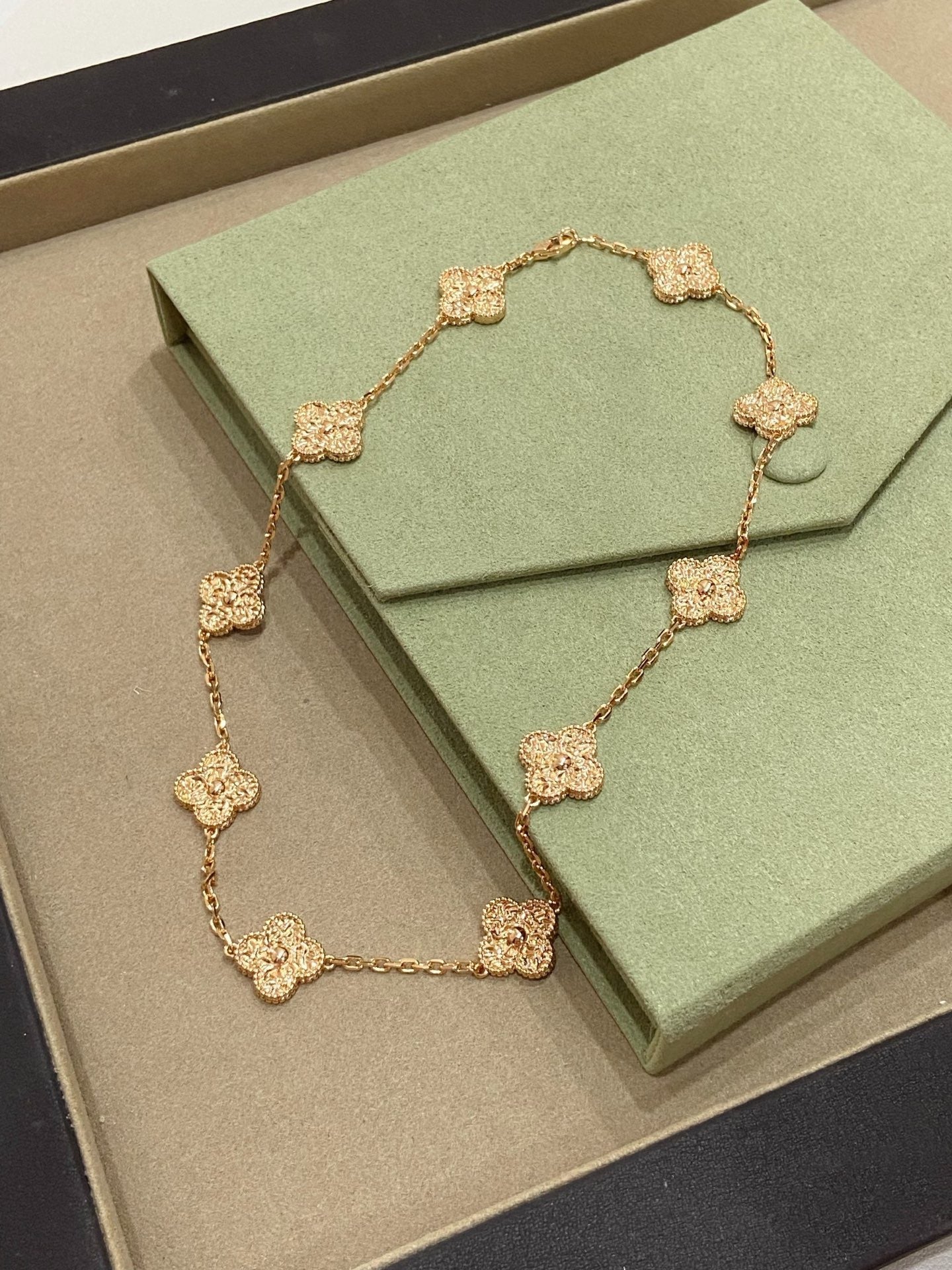 [Clover Jewelry]CLOVERS THE 10-MOTIFS NECKLACE