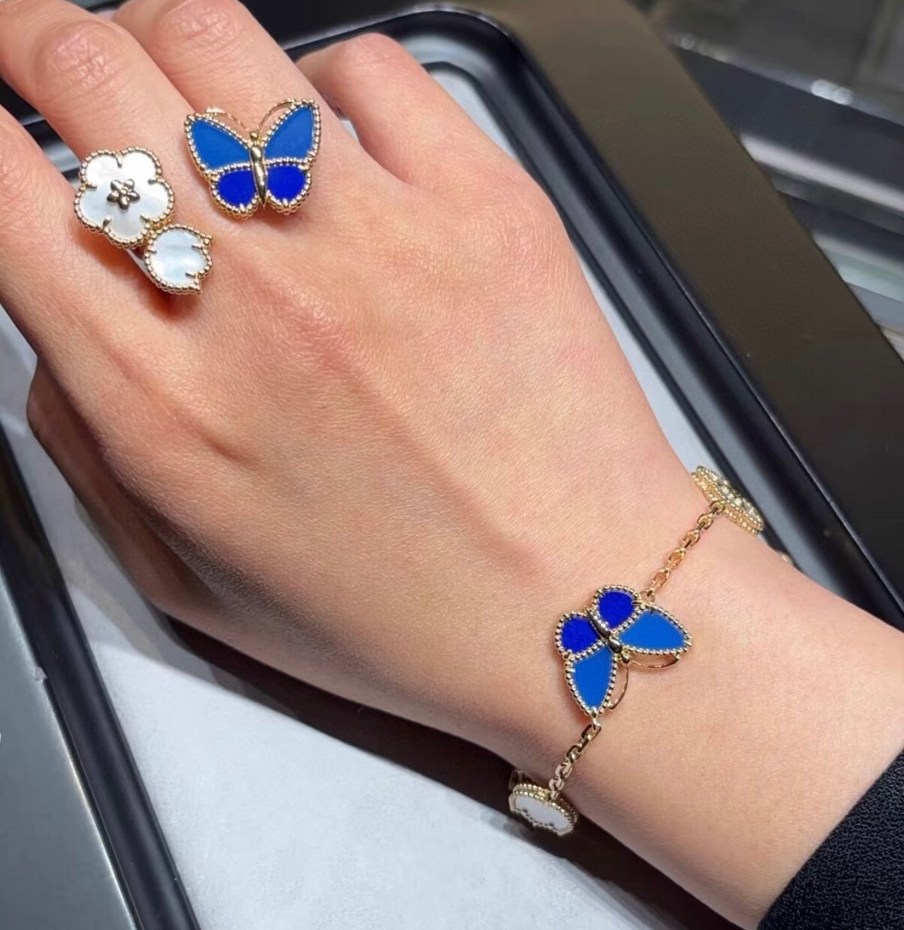 [Clover Jewelry]LUCKY SPRING BUTTERFLY 5 MOTIF BRACELET