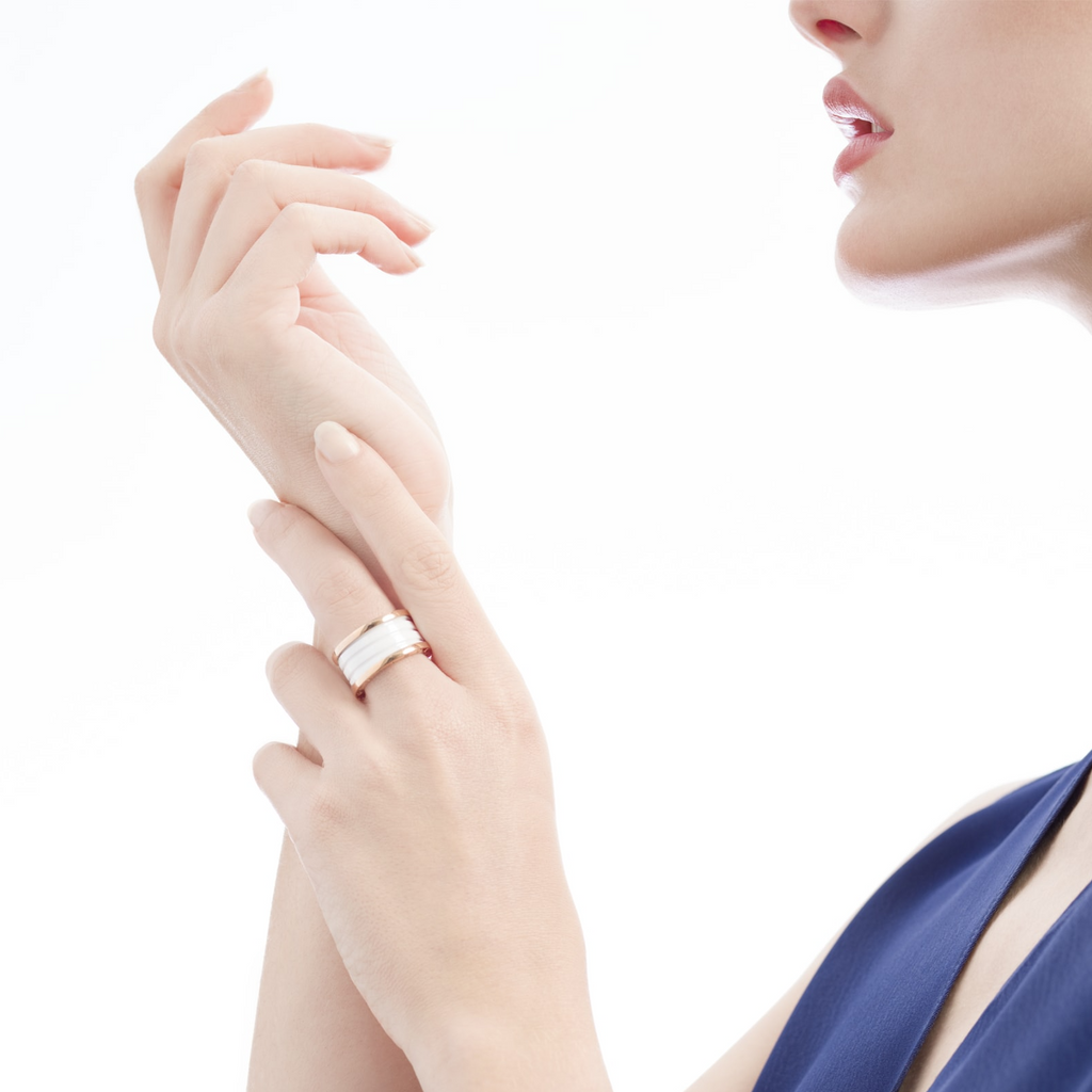 [Clover Jewelry]ZERO 1 VIERBAND-LOOPS UND WEISSER KERAMIK SPIRALRING AUS ROSÉGOLD