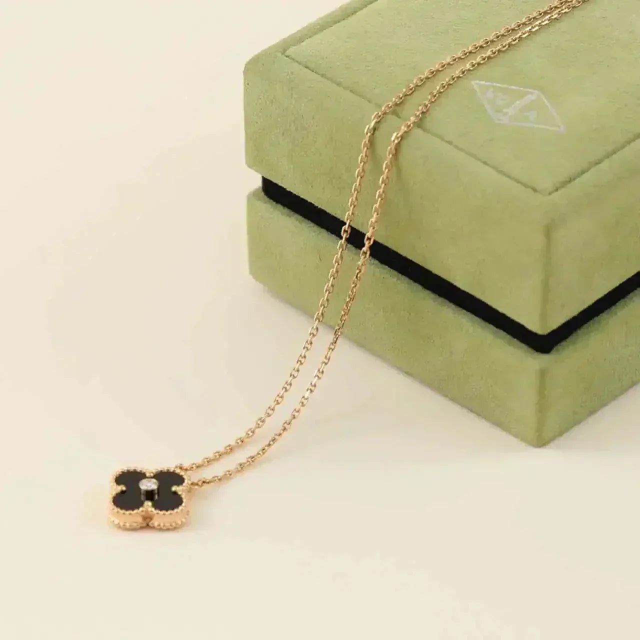 [Clover Jewelry]CLOVER 15MM DIAMOND ONYX HALSKETTE