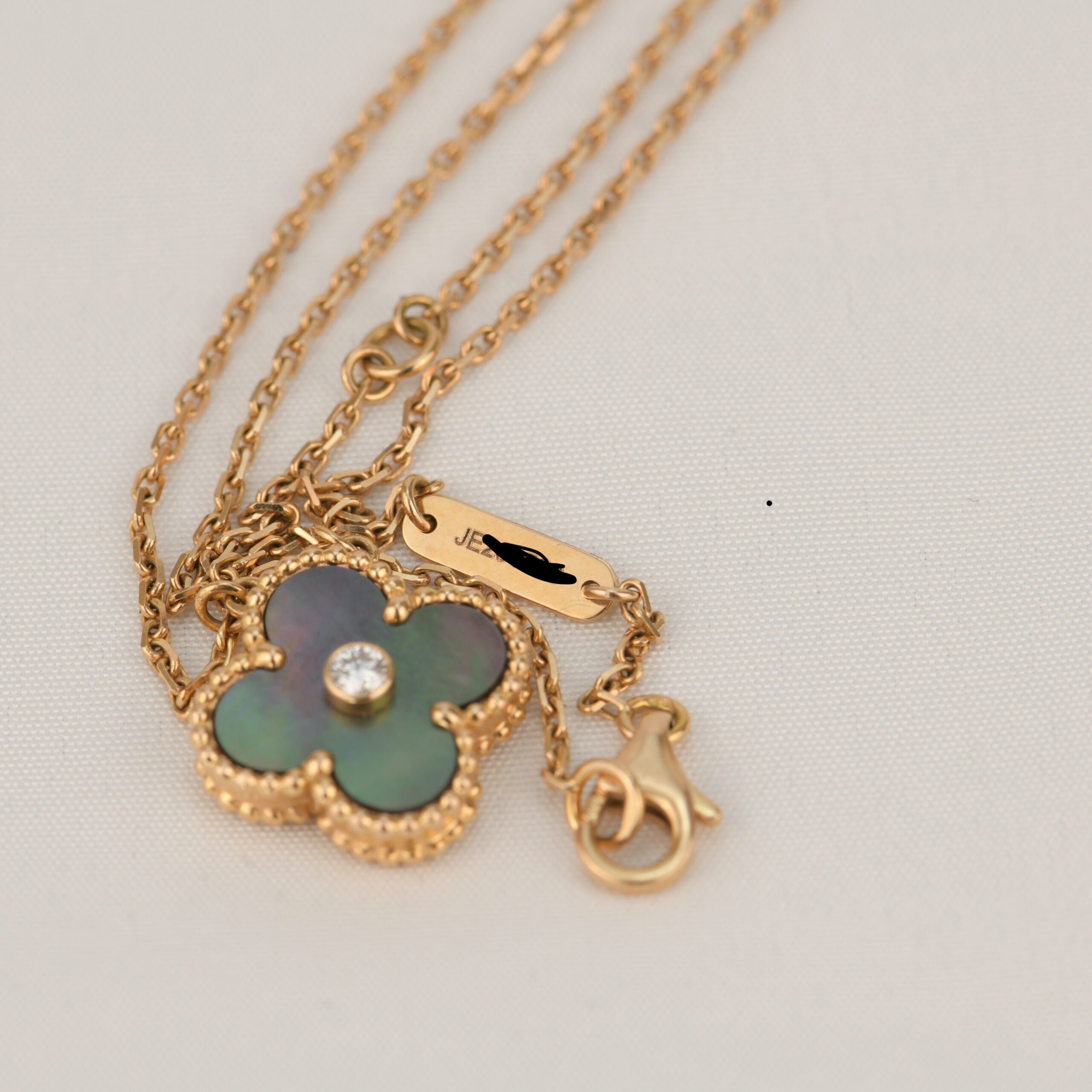 [Clover Jewelry]CLOVER 15MM DIAMOND AND MOTHER-OF-GREY NECKLACE