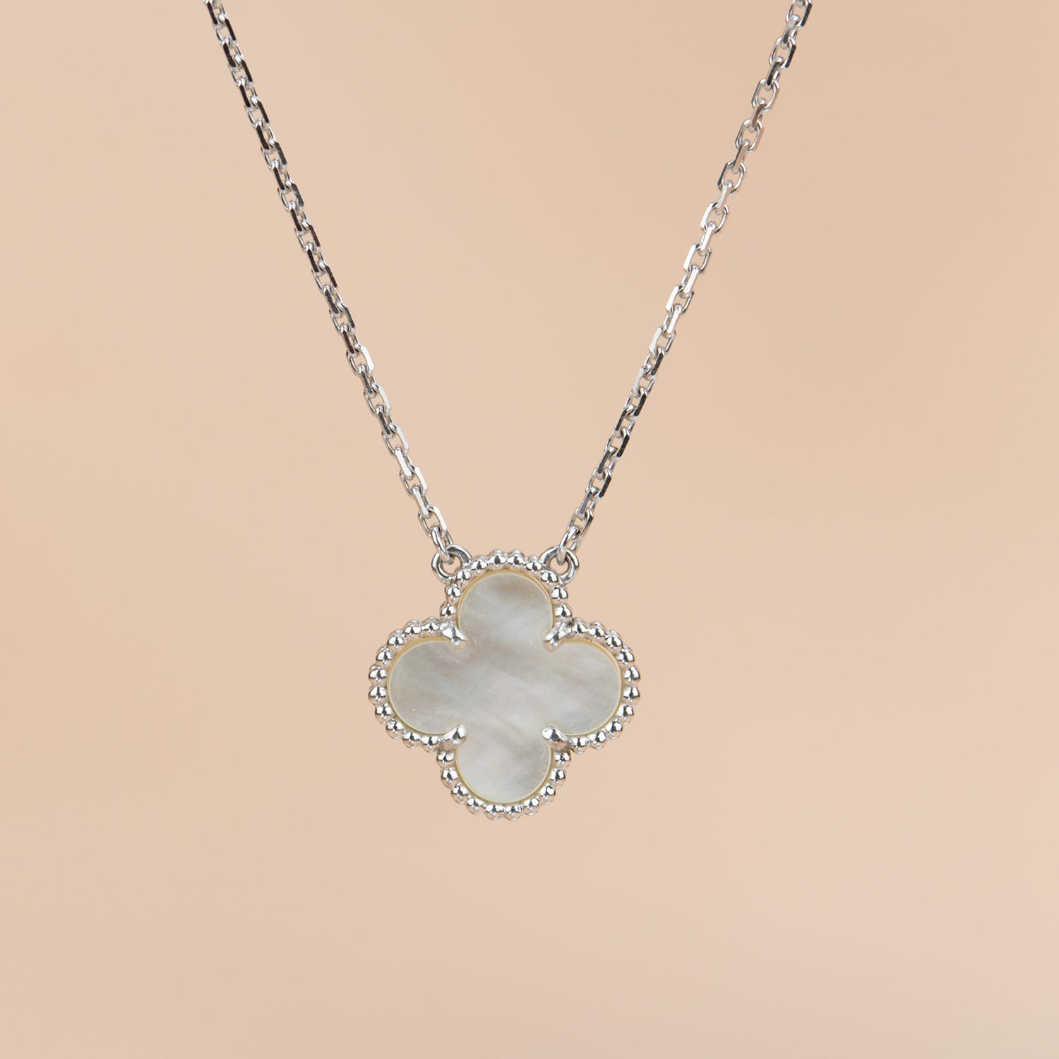 [Clover Jewelry]CLOVER  15MM WHITE MOTHER-OF-PEARL SILVER