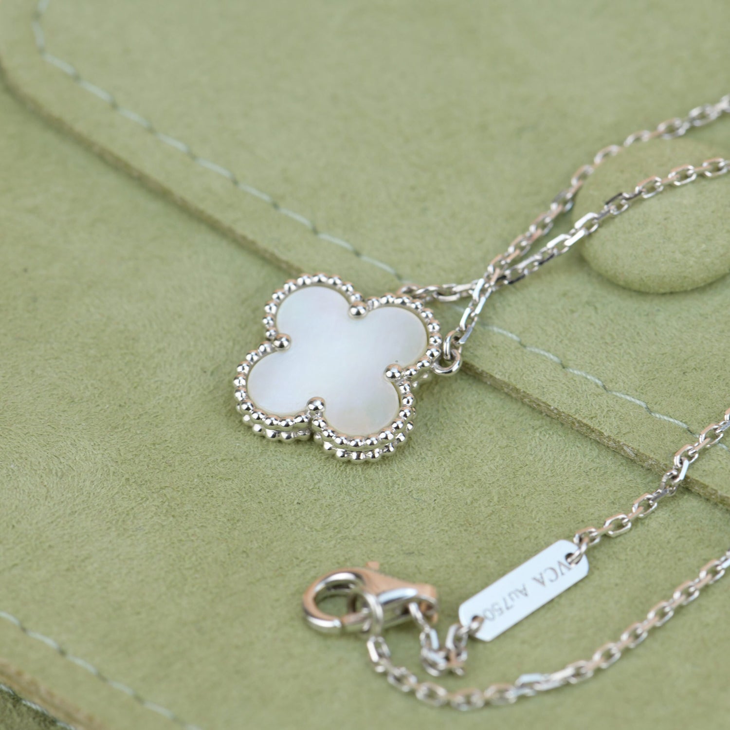 [Clover Jewelry]CLOVER  15MM WHITE MOTHER-OF-PEARL SILVER