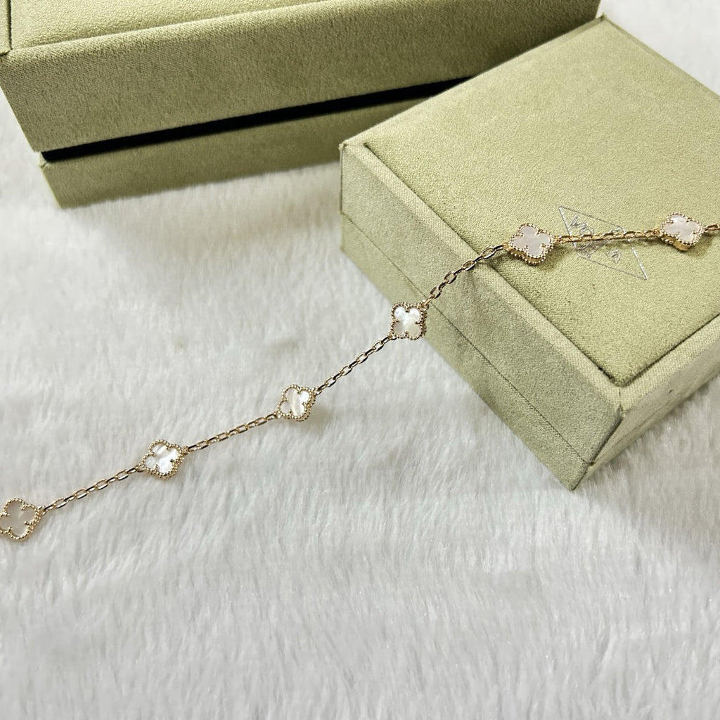[Clover Schmuck]KLEEBRETT 6 MOTIV WEISSER PERLMUTT-ARMBAND