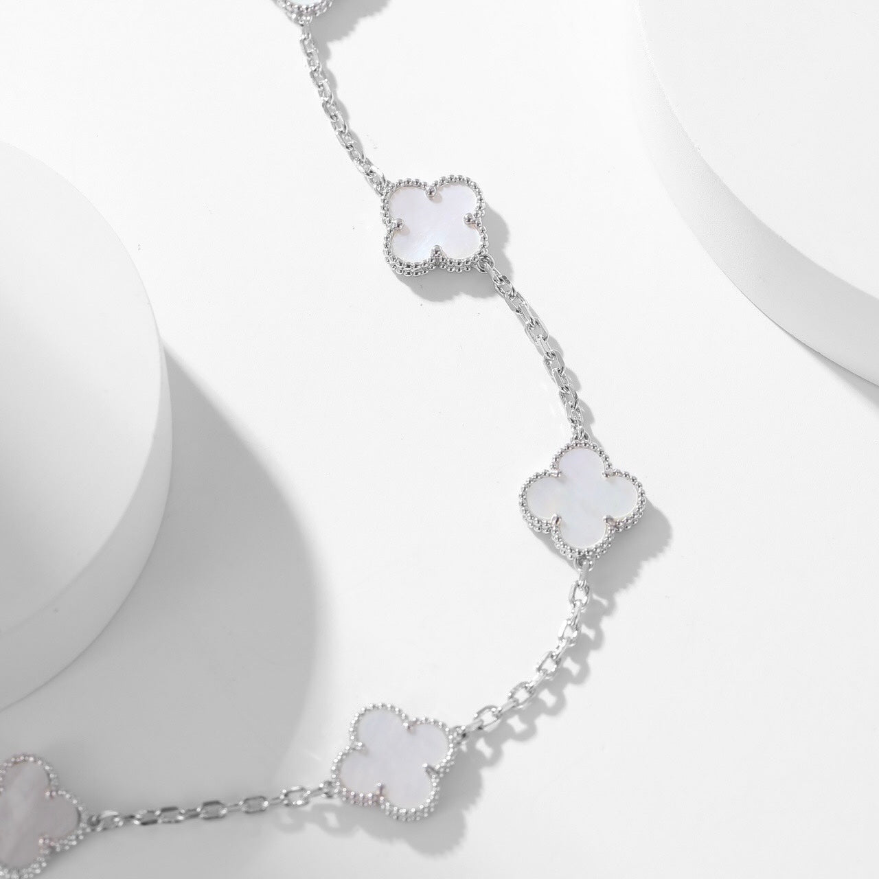 [Clover Jewelry]CLOVERS THE 10-MOTIFS WHITE MOTHER OF PEARL NECKLACE