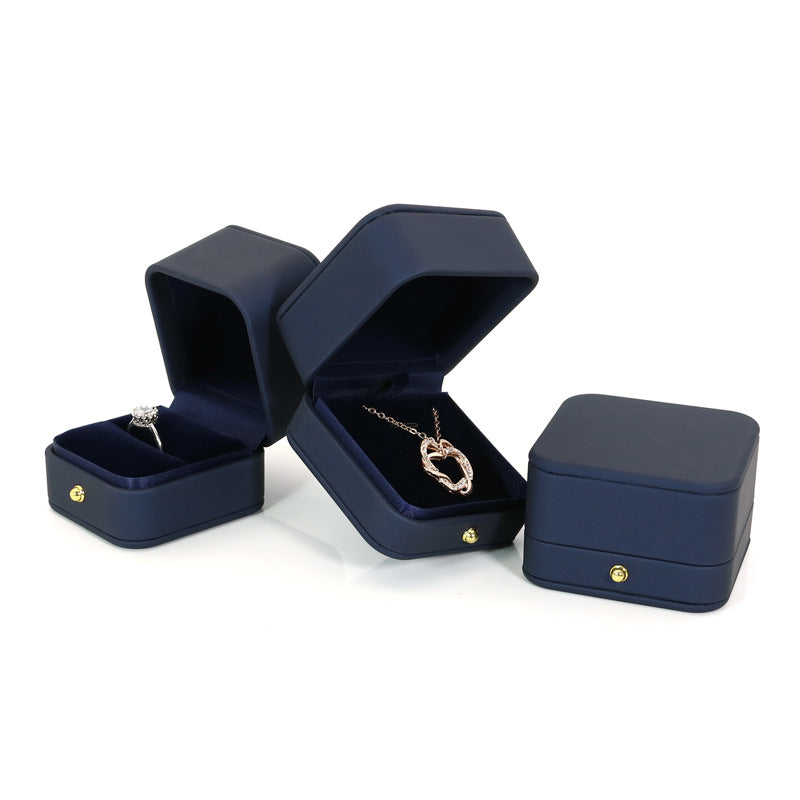 HOCHWERTIGE SCHMUCKGESCHENKBOX AUS PU-LEDER (OHNE LOGO)