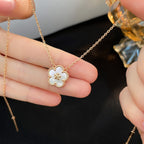 [クローバージュエリー]ラッキー 白蝶貝 梅の花 ネックレス
