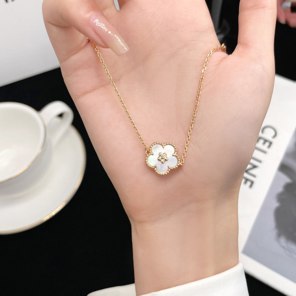 [Clover Schmuck]GLÜCKLICH WEISSE PERLMUTT PFLAUMENBLÜTE ARMBAND