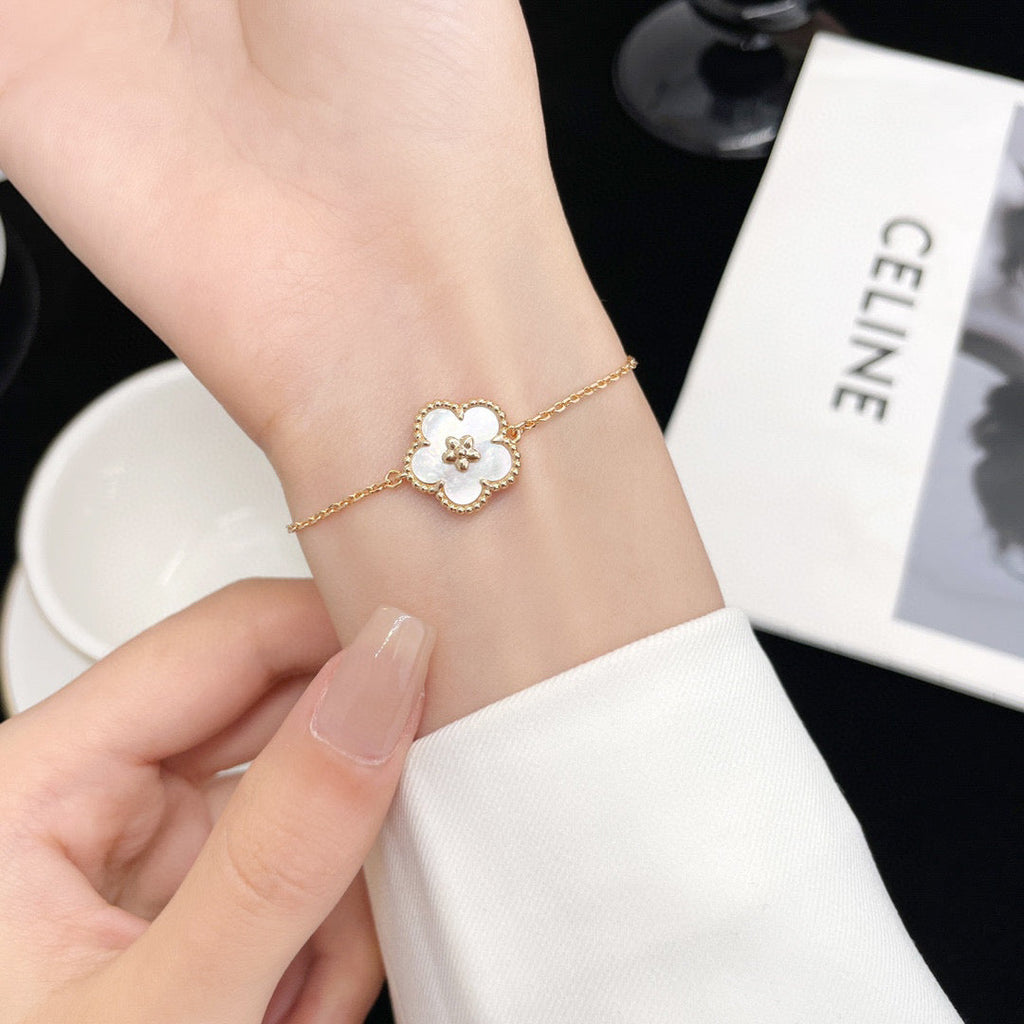 [Clover Schmuck]GLÜCKLICH WEISSE PERLMUTT PFLAUMENBLÜTE ARMBAND