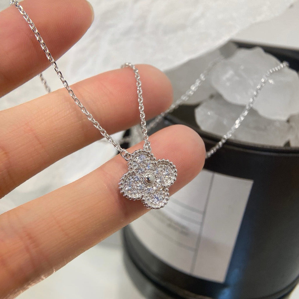 [Clover Jewelry]CLOVER 15MM DIAMOND SINGLE FLOWER NECKLACE