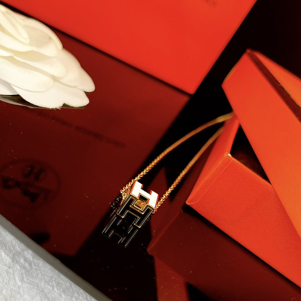 [Clover Jewelry]H WHITE SQUARE GOLD NECKLACE
