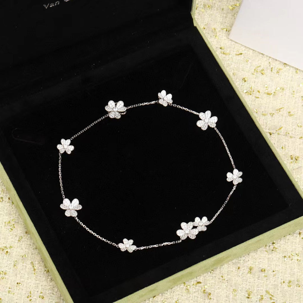[Clover Jewelry]FRIVOLE SILVER 9 FLOWERS NECKLACE
