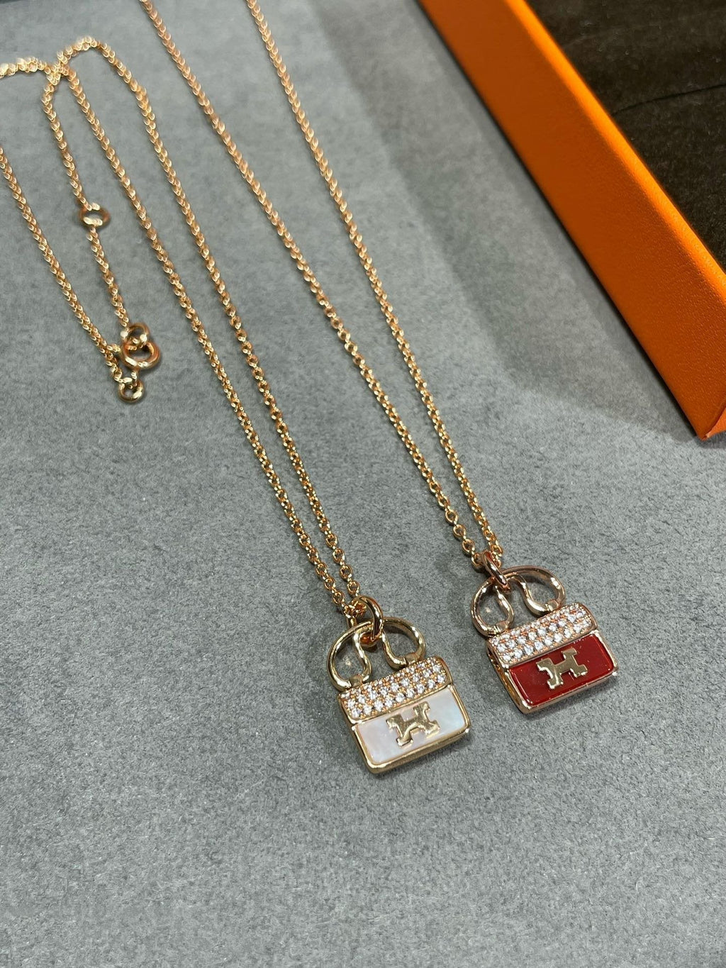 [Clover Jewelry]H CIRCE MOISSANITE PENDANT NECKLACE GOLD