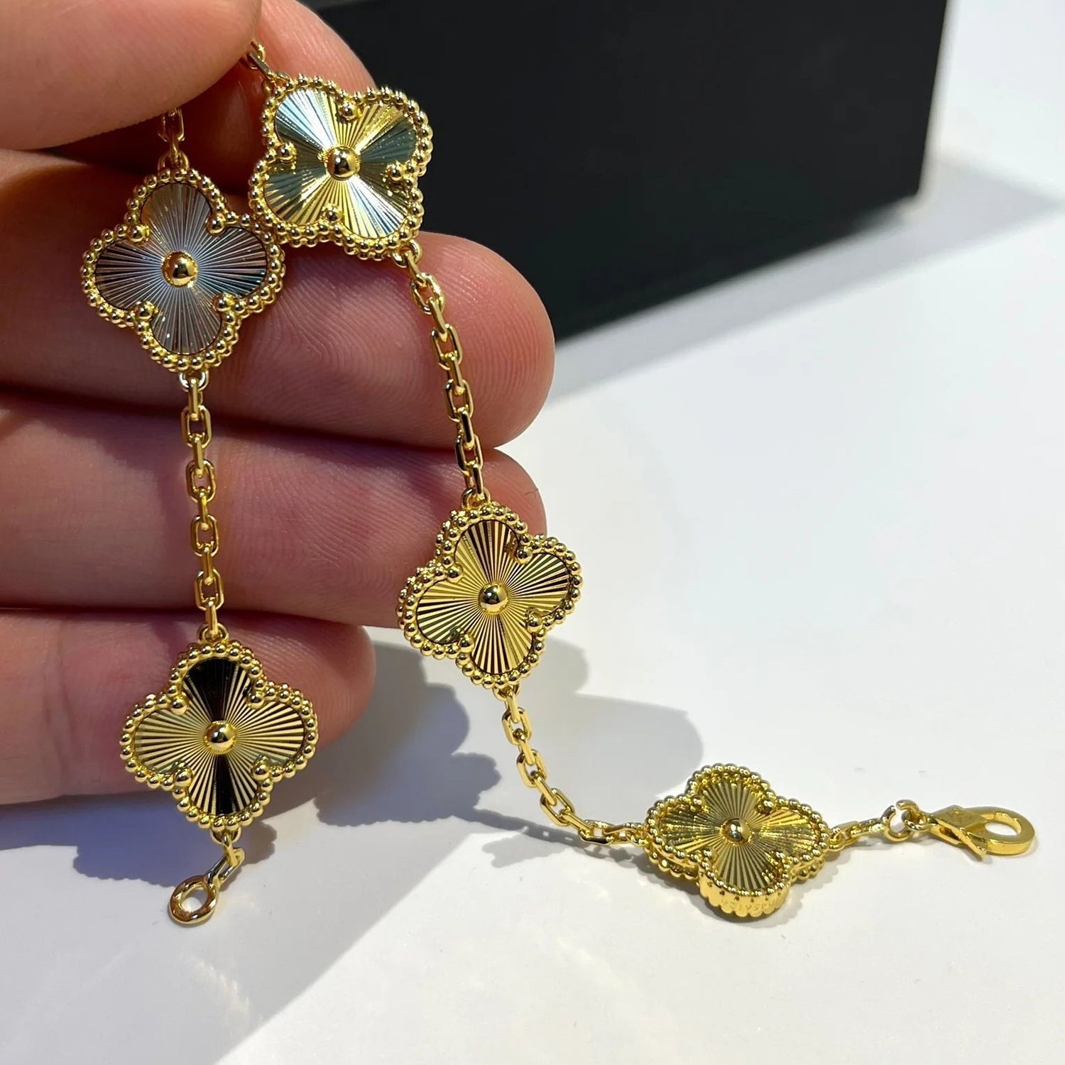 [Clover Jewelry]CLOVER 5 FLOWERS LASER BRACELET