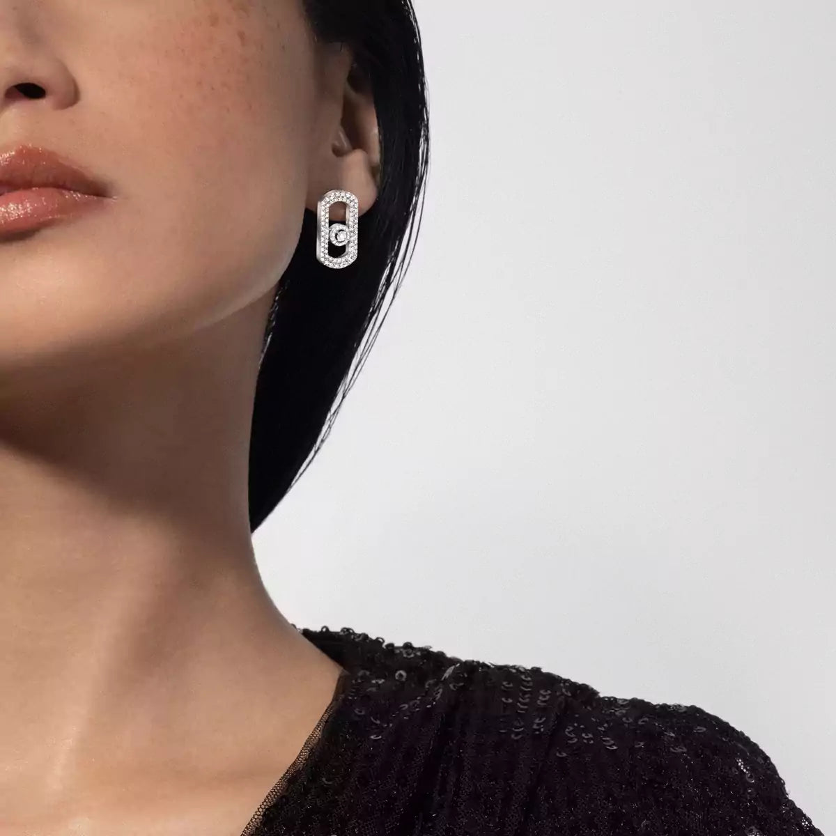 [Clover Jewelry]So Move Pave_-Set Diamond Earrings in Silver