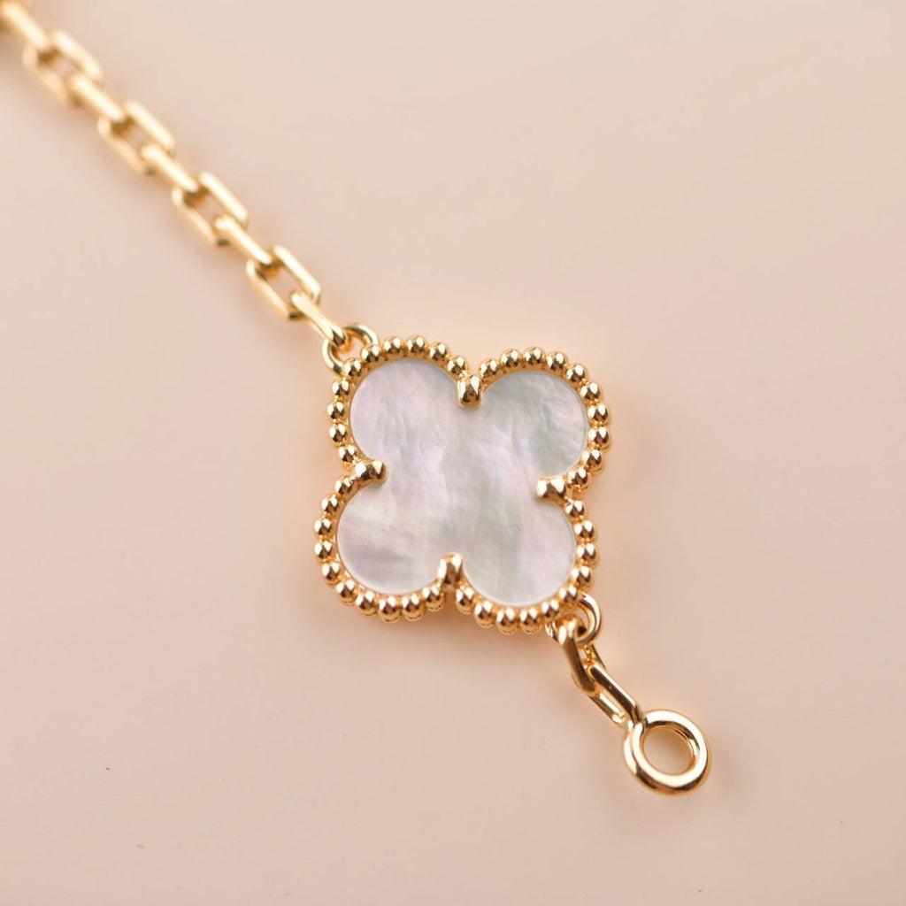 [Clover Jewelry]CLOVER  5 MOTIF WHITE MOP BRACELET