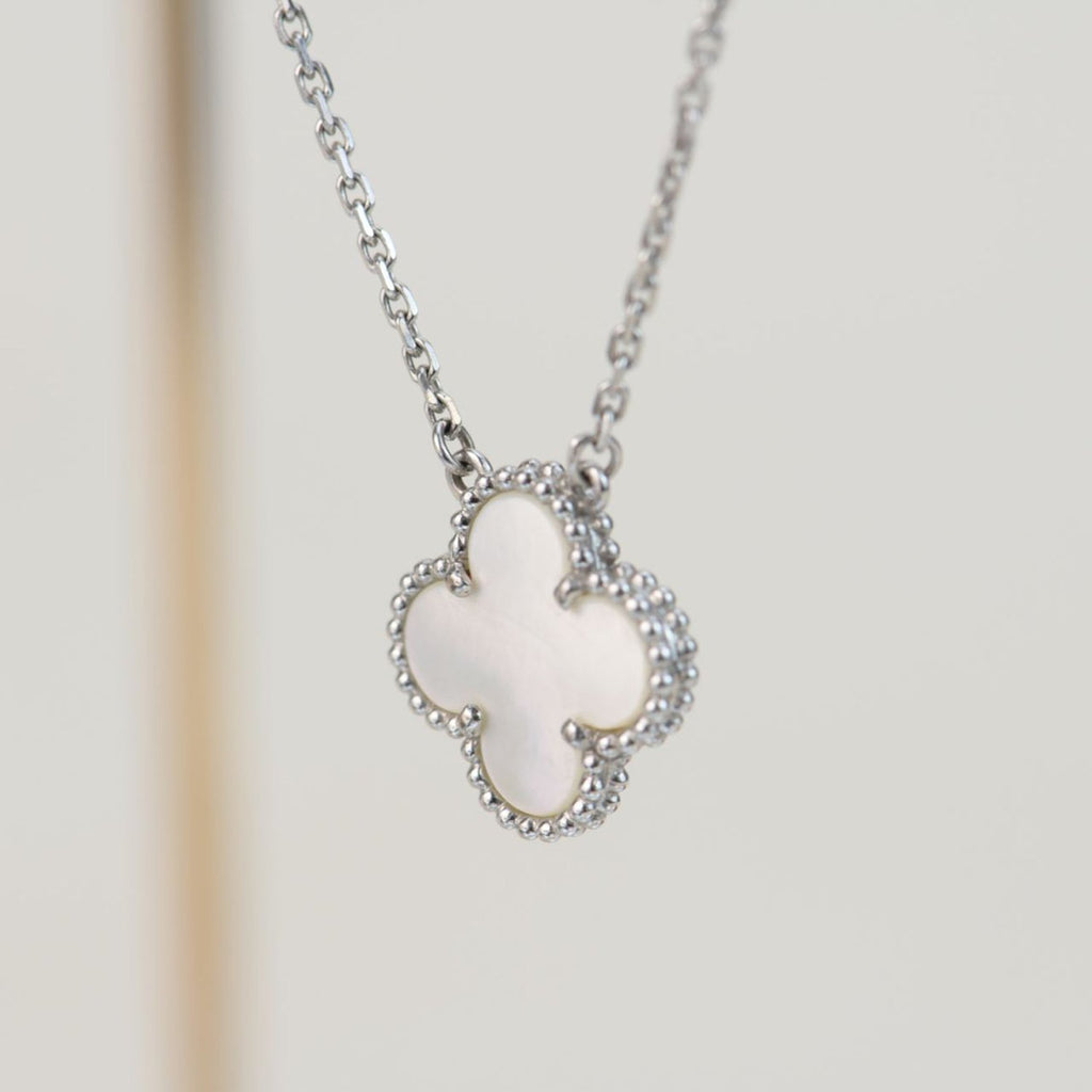 [Clover Jewelry]CLOVER  15MM WHITE MOTHER-OF-PEARL SILVER