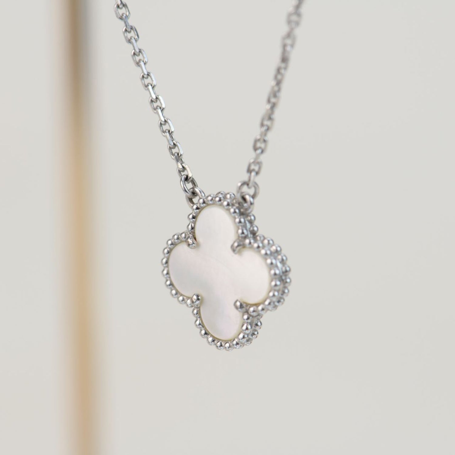 [Clover Jewelry]CLOVER  15MM WHITE MOTHER-OF-PEARL SILVER