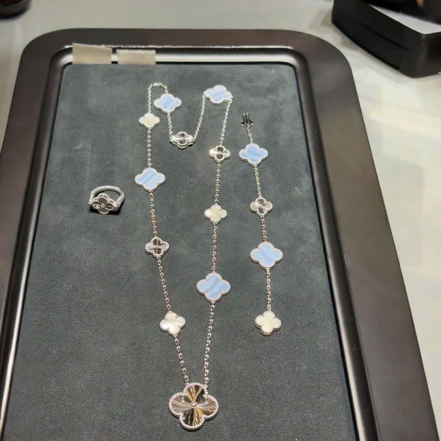 [Clover Jewelry]DETACHABLE CLOVER 15(11+4) FLOWER SILVER NECKLACE SET