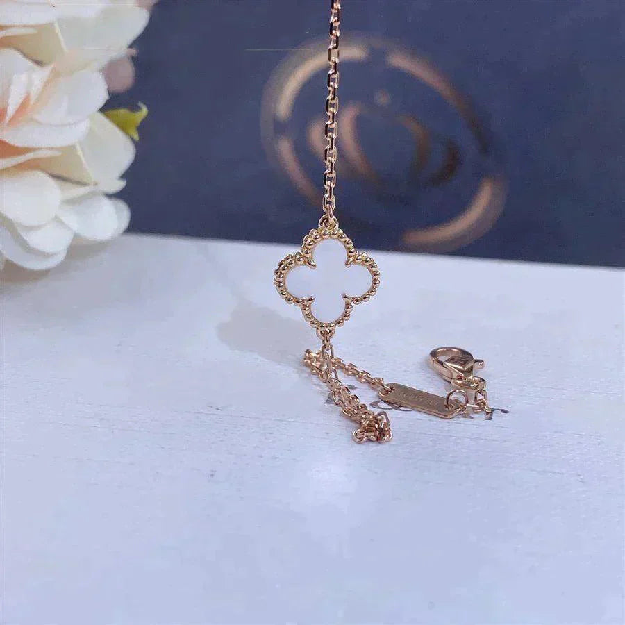 [Clover Jewelry]CLOVER WHITE MOP SINGLE FLOWER ARMBAND