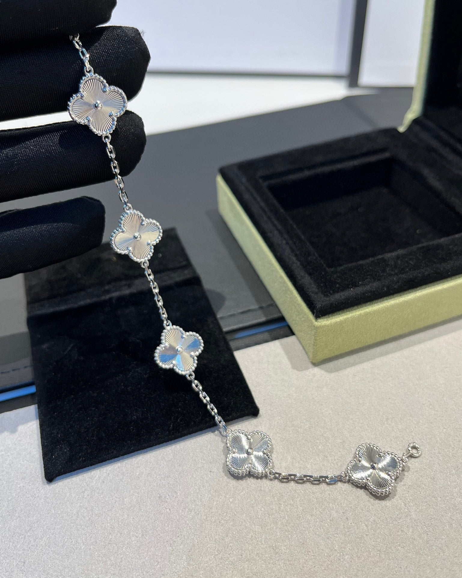 [Clover Jewelry]CLOVER SILVER 5 MOTIFS BRACELET