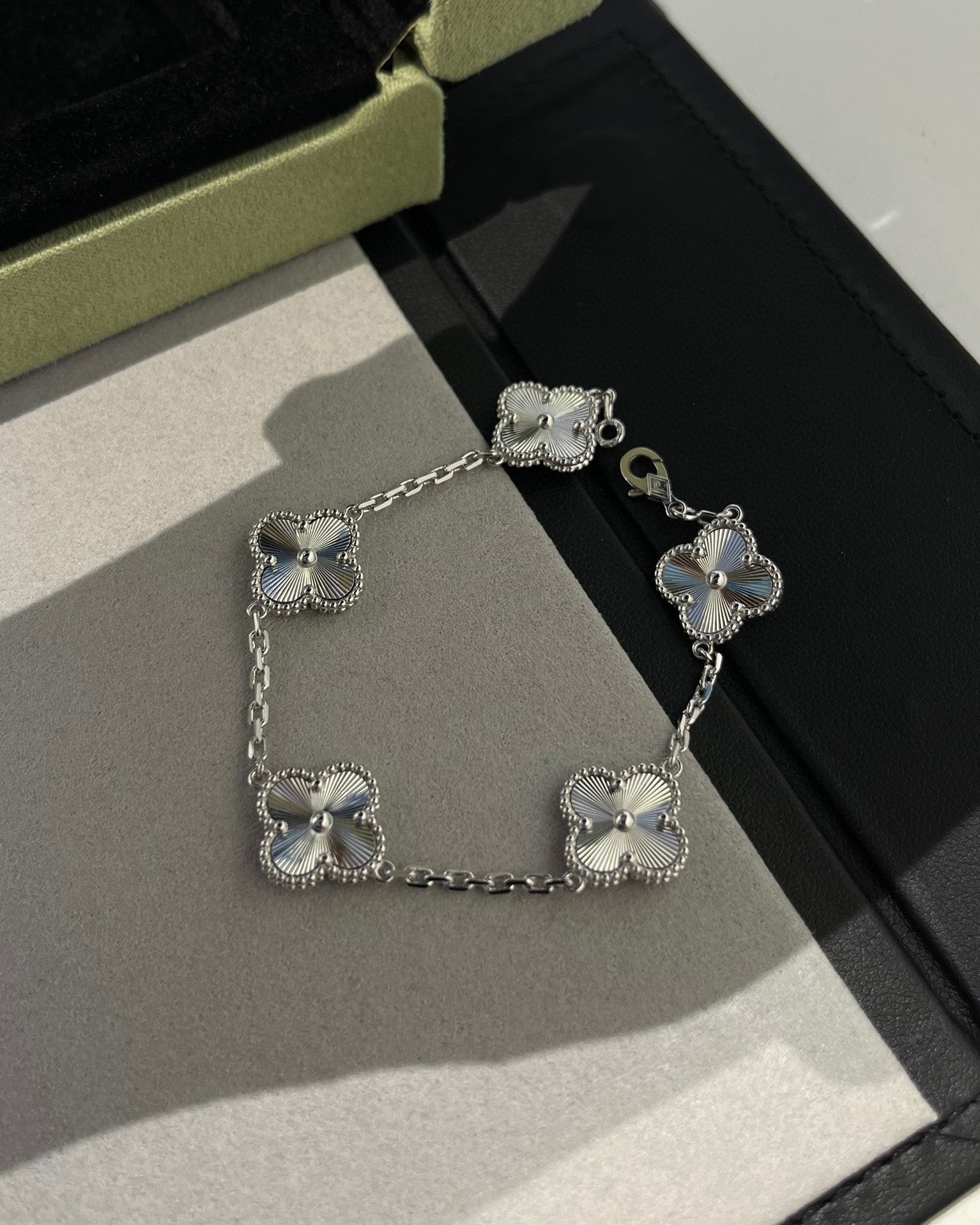 [Clover Jewelry]CLOVER SILVER 5 MOTIFS BRACELET